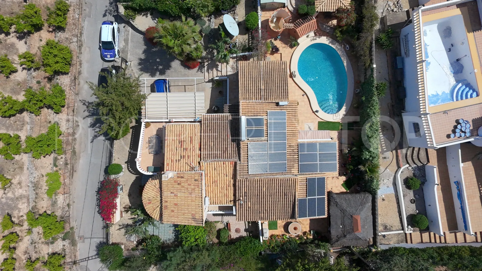 Se vende villa en Orba con 4 dormitorios