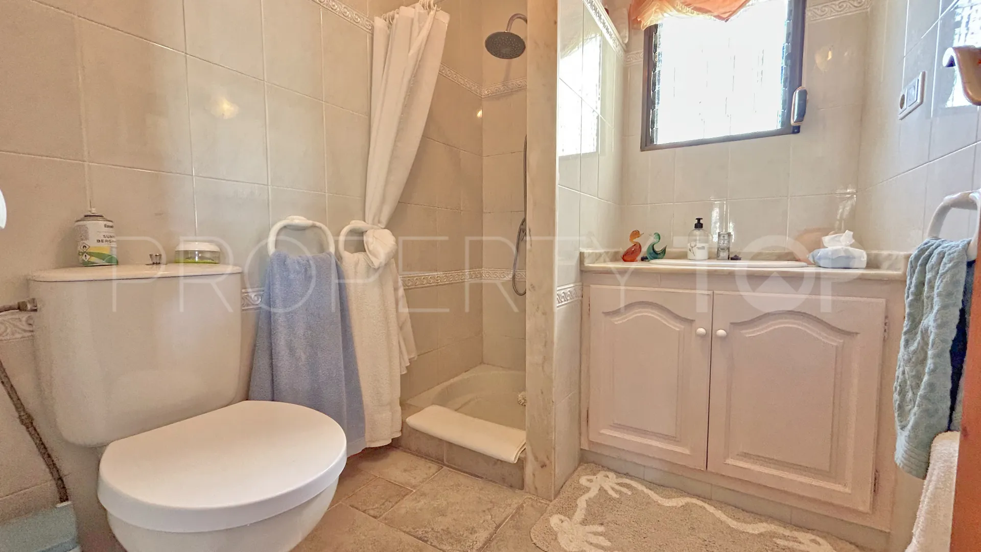 Se vende villa en Orba con 4 dormitorios