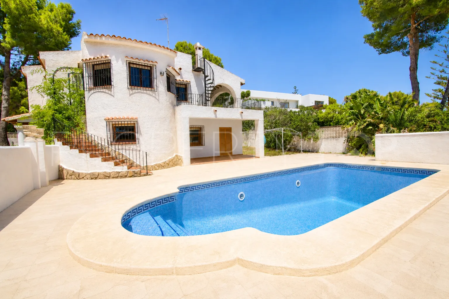 Villa con 6 dormitorios a la venta en Moraira