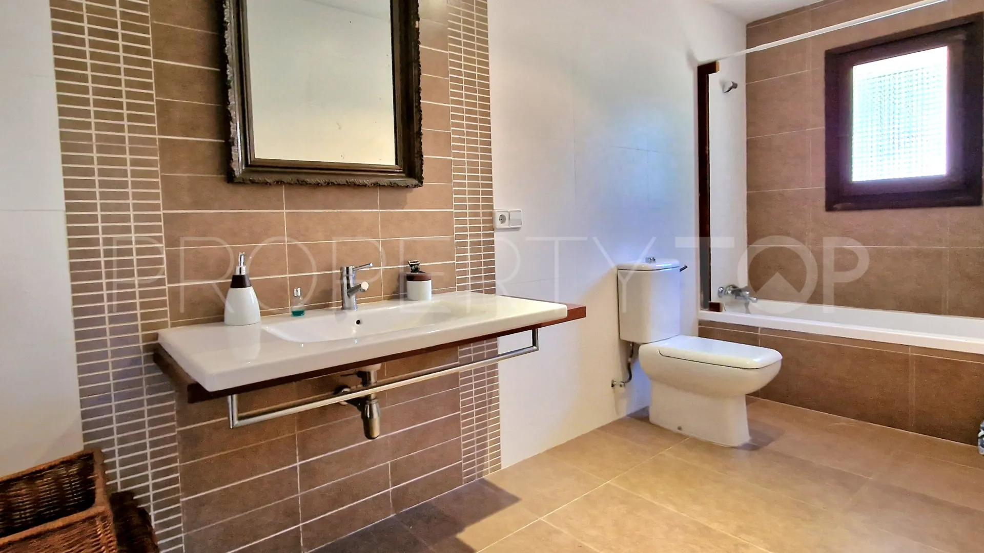Villa con 6 dormitorios a la venta en Moraira