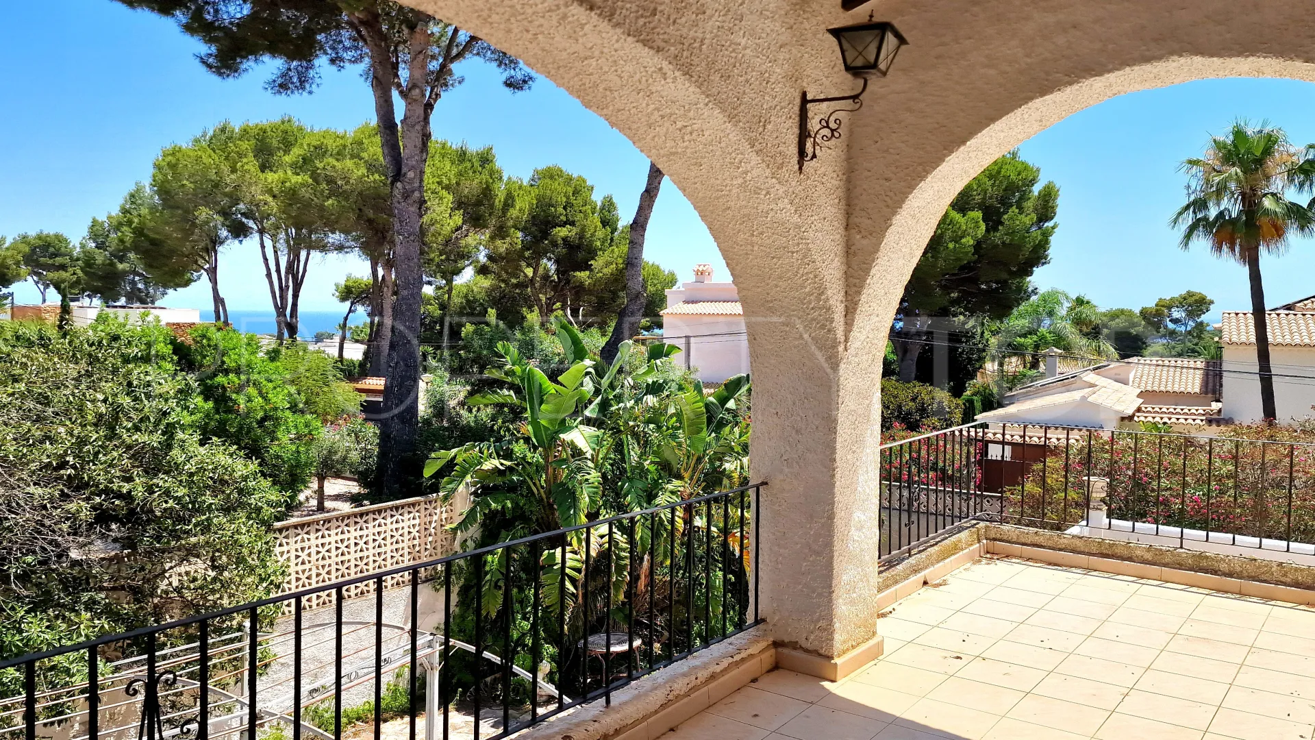 Villa con 6 dormitorios a la venta en Moraira