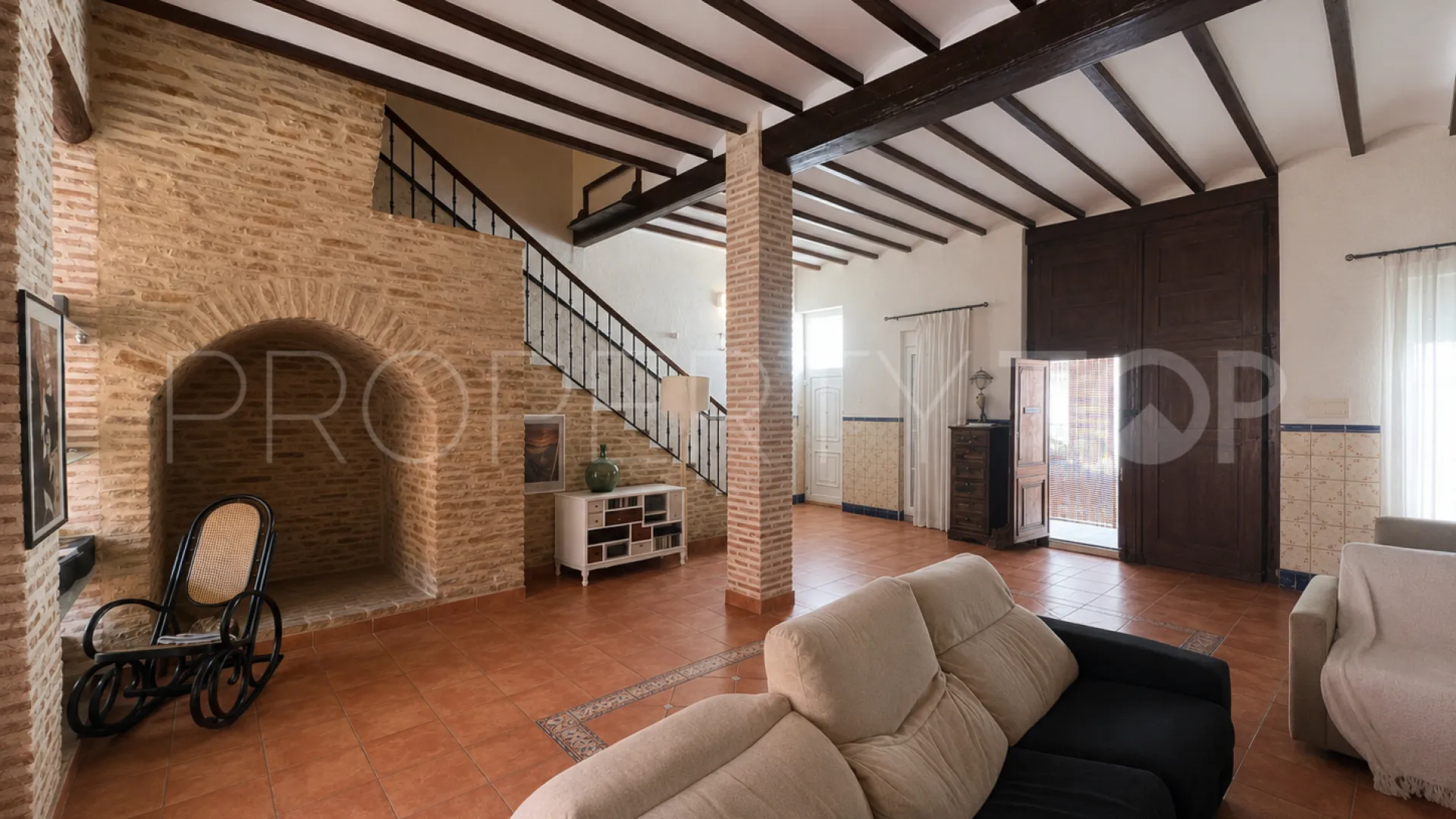 Almoines town house for sale