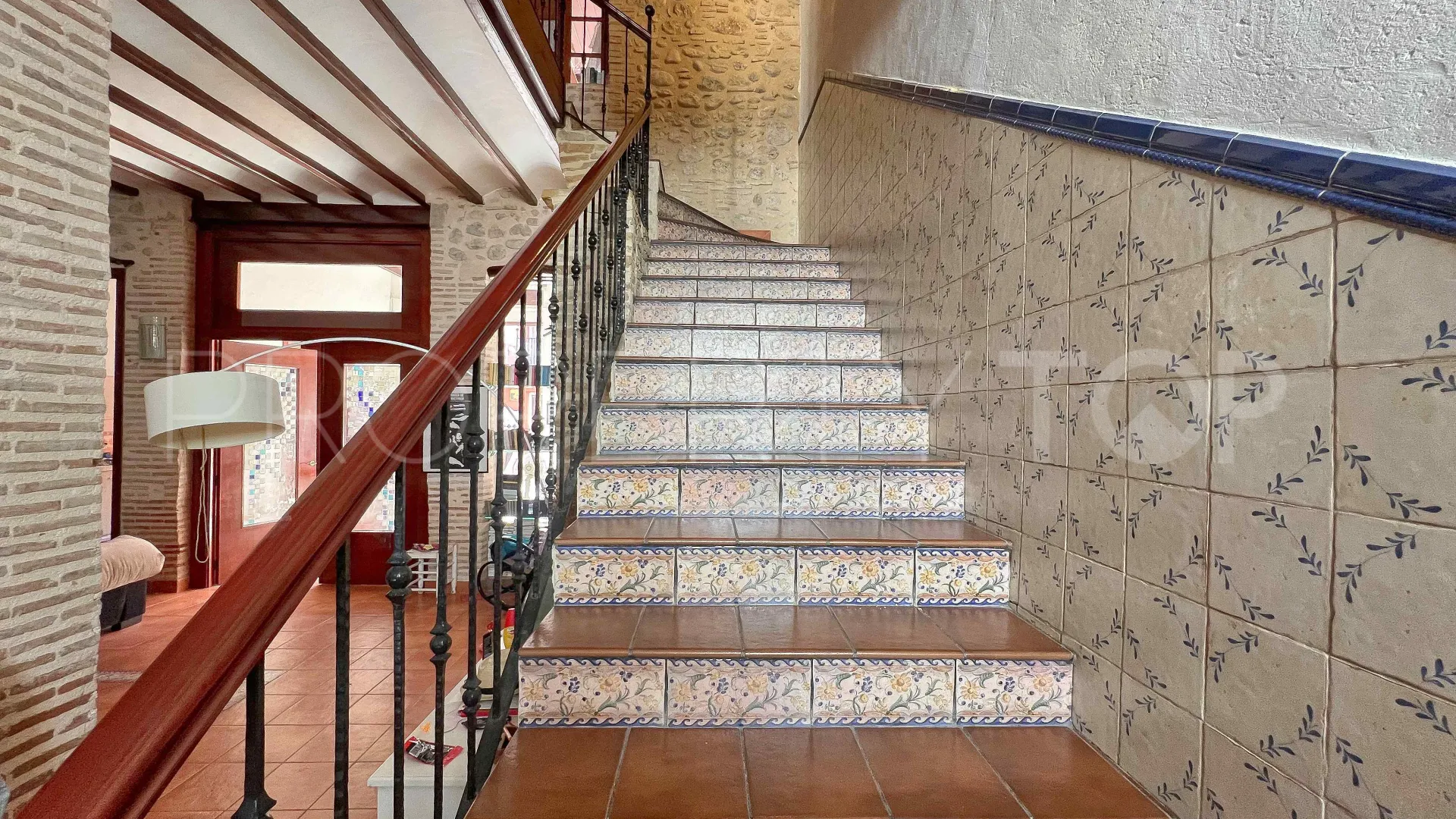 Almoines town house for sale