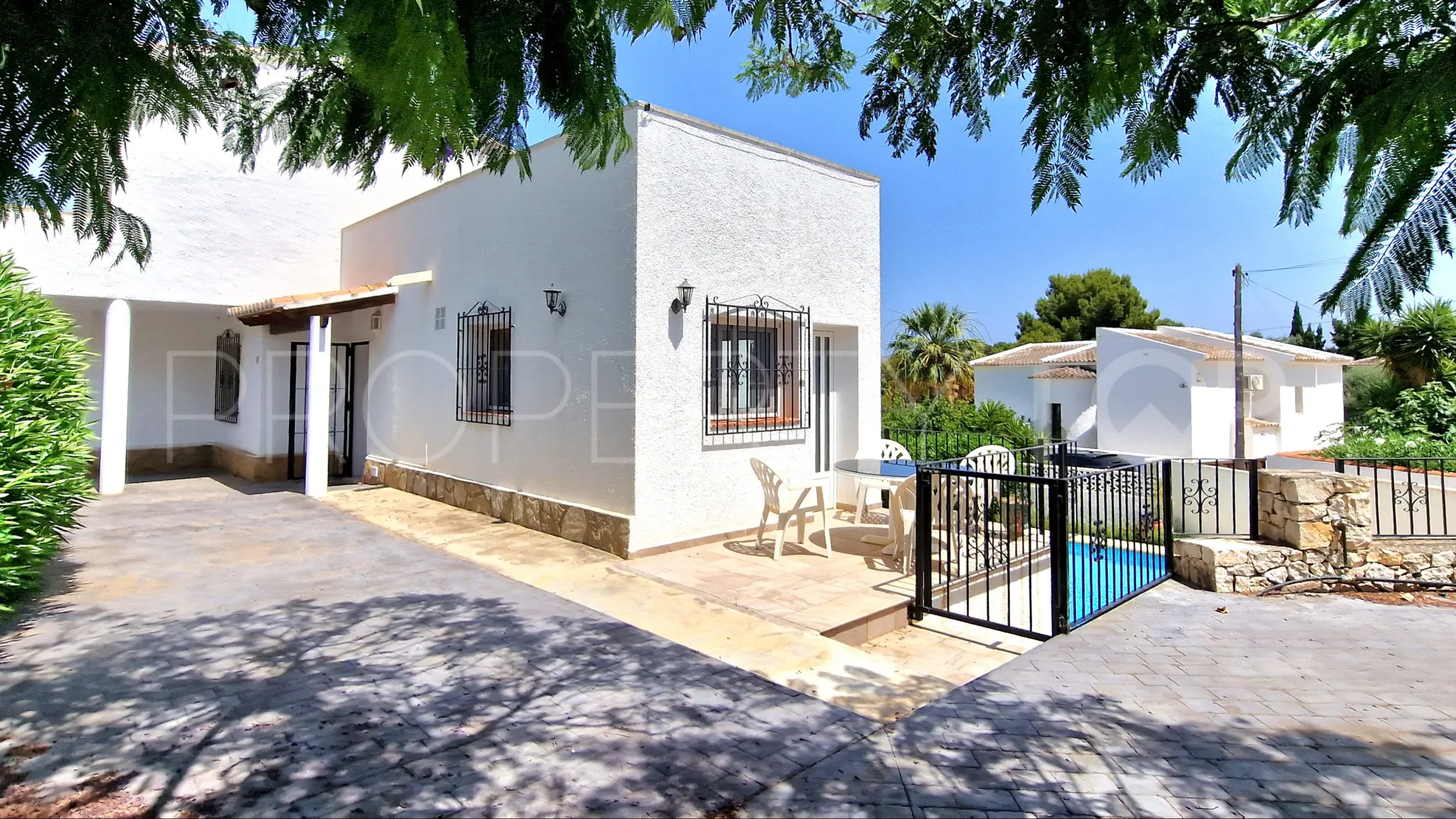 Villa for sale in Moraira with 6 bedrooms