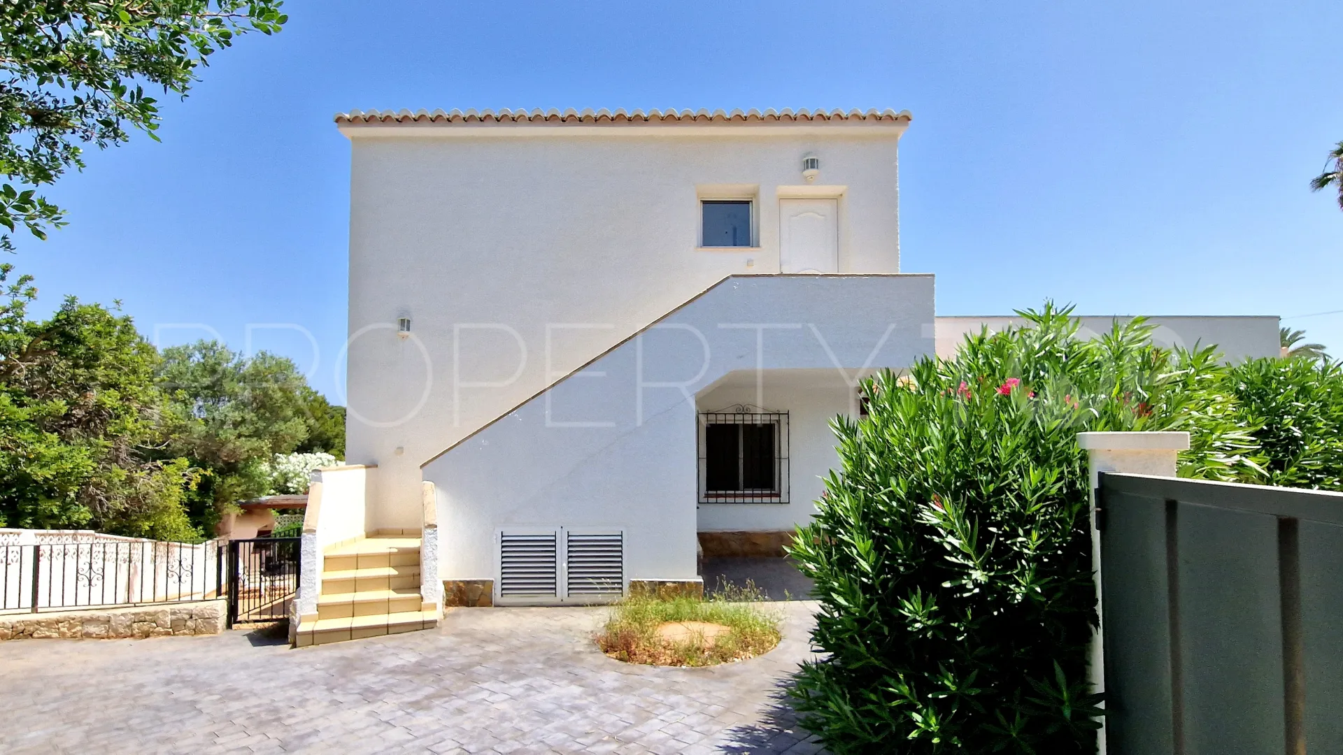 Villa for sale in Moraira with 6 bedrooms