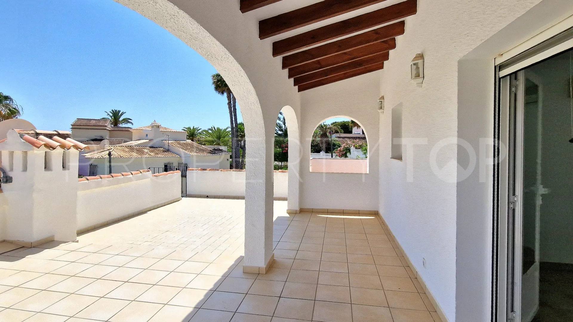 Villa for sale in Moraira with 6 bedrooms