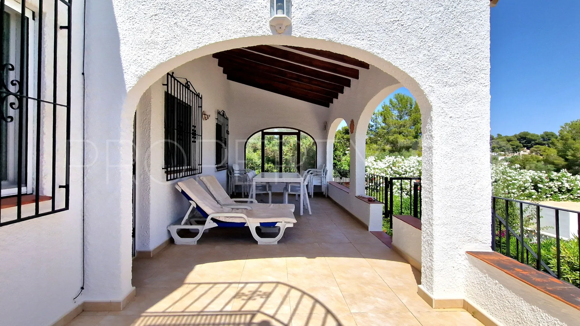Villa for sale in Moraira with 6 bedrooms