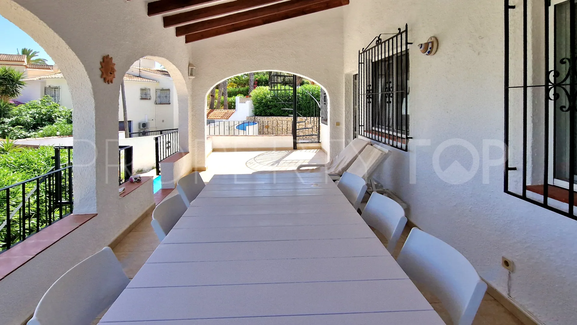Villa for sale in Moraira with 6 bedrooms