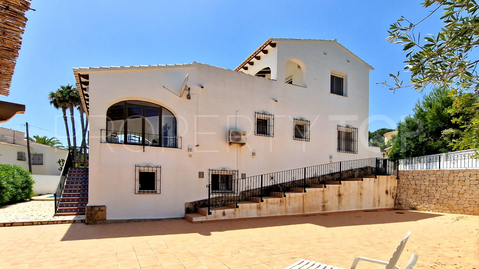 Villa for sale in Moraira with 6 bedrooms