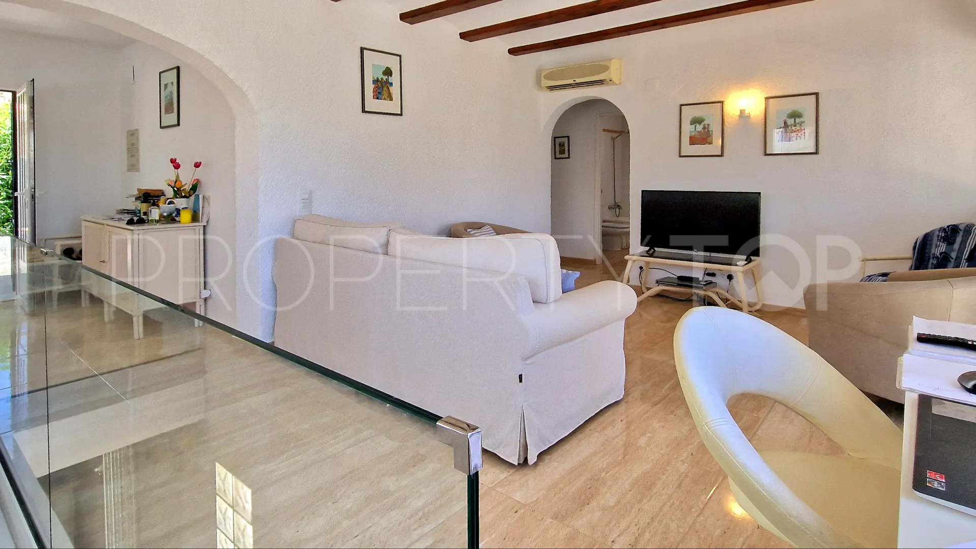 Villa for sale in Moraira with 6 bedrooms