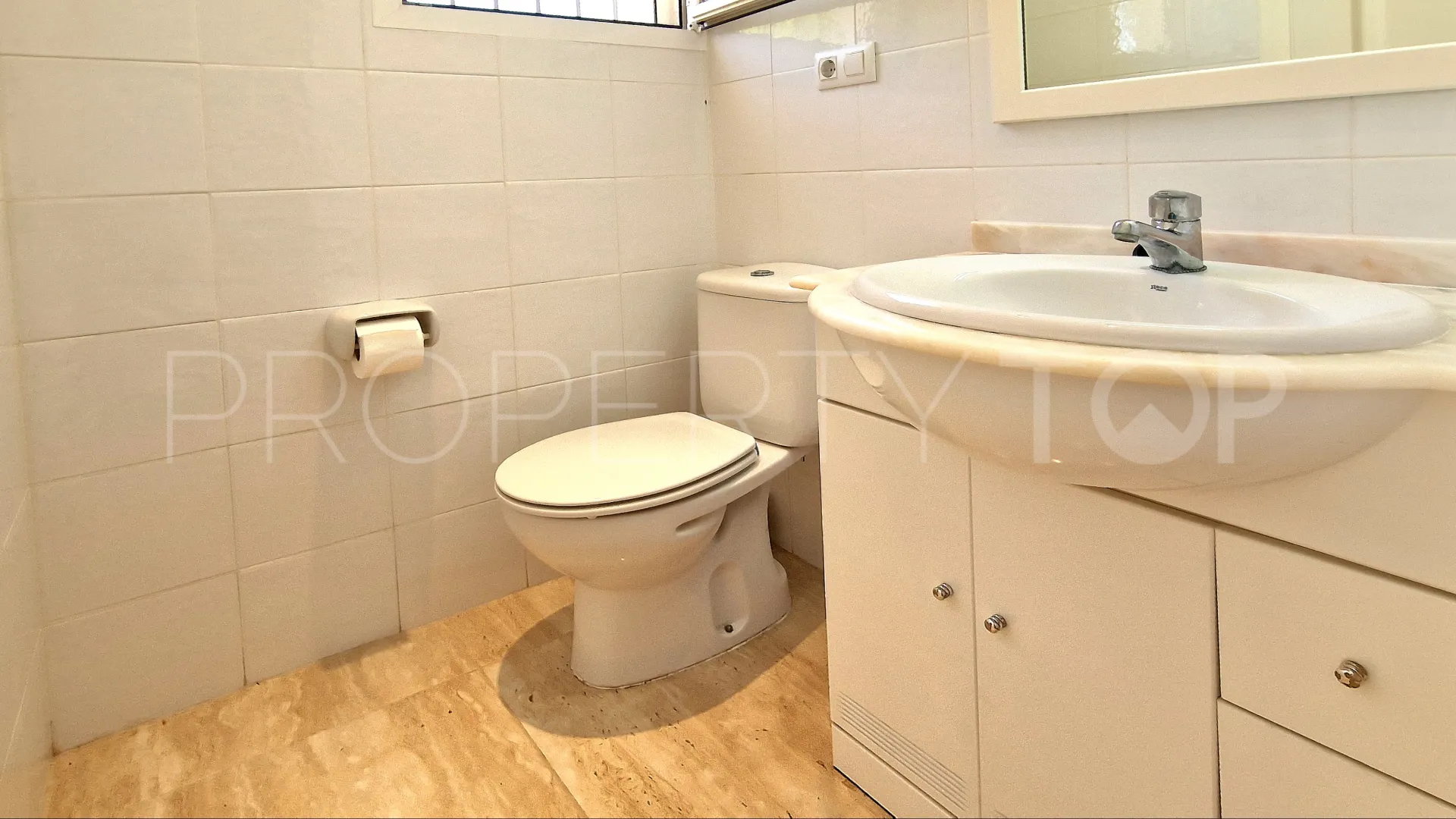 Villa for sale in Moraira with 6 bedrooms