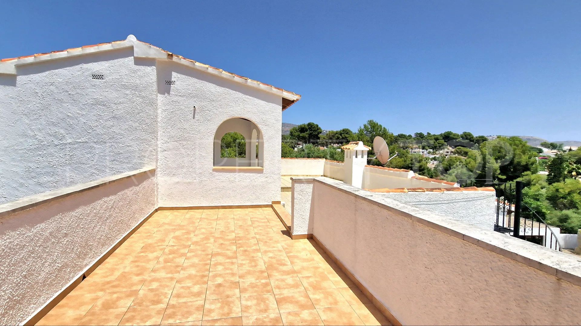Villa for sale in Moraira with 6 bedrooms