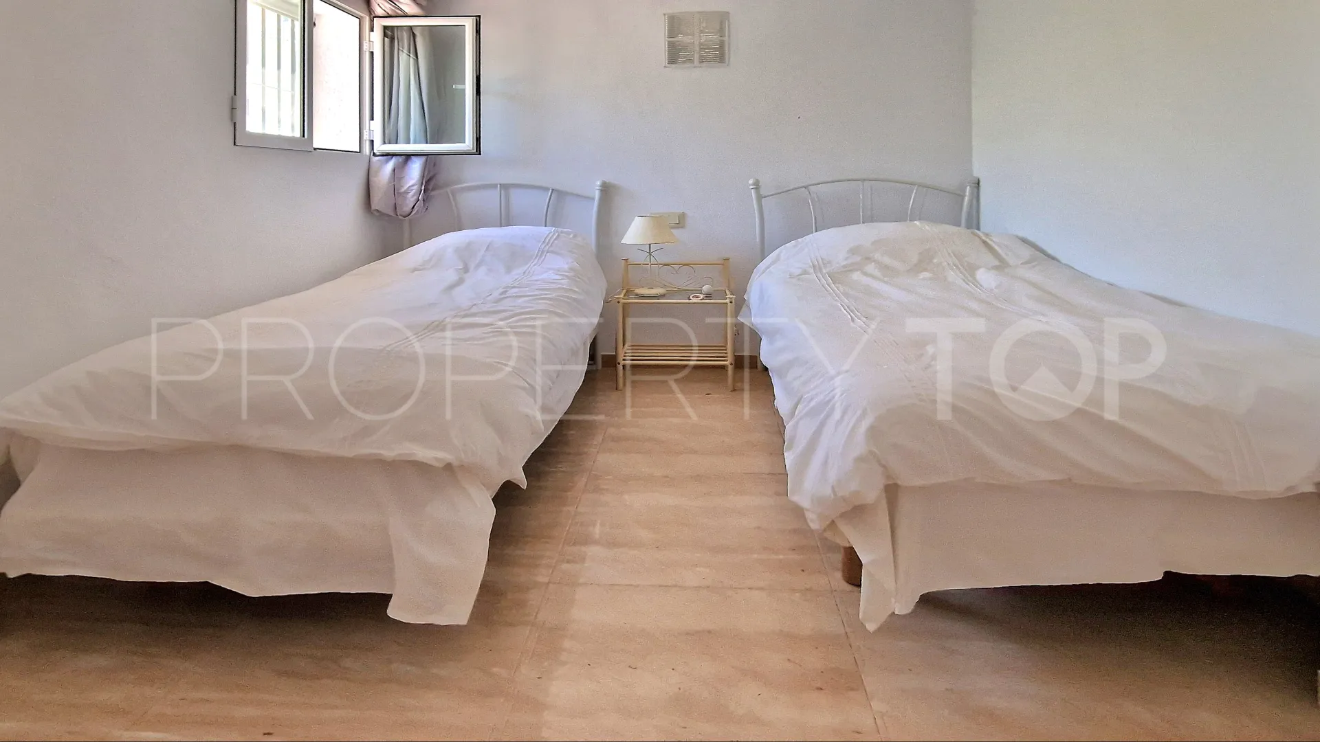 Villa for sale in Moraira with 6 bedrooms