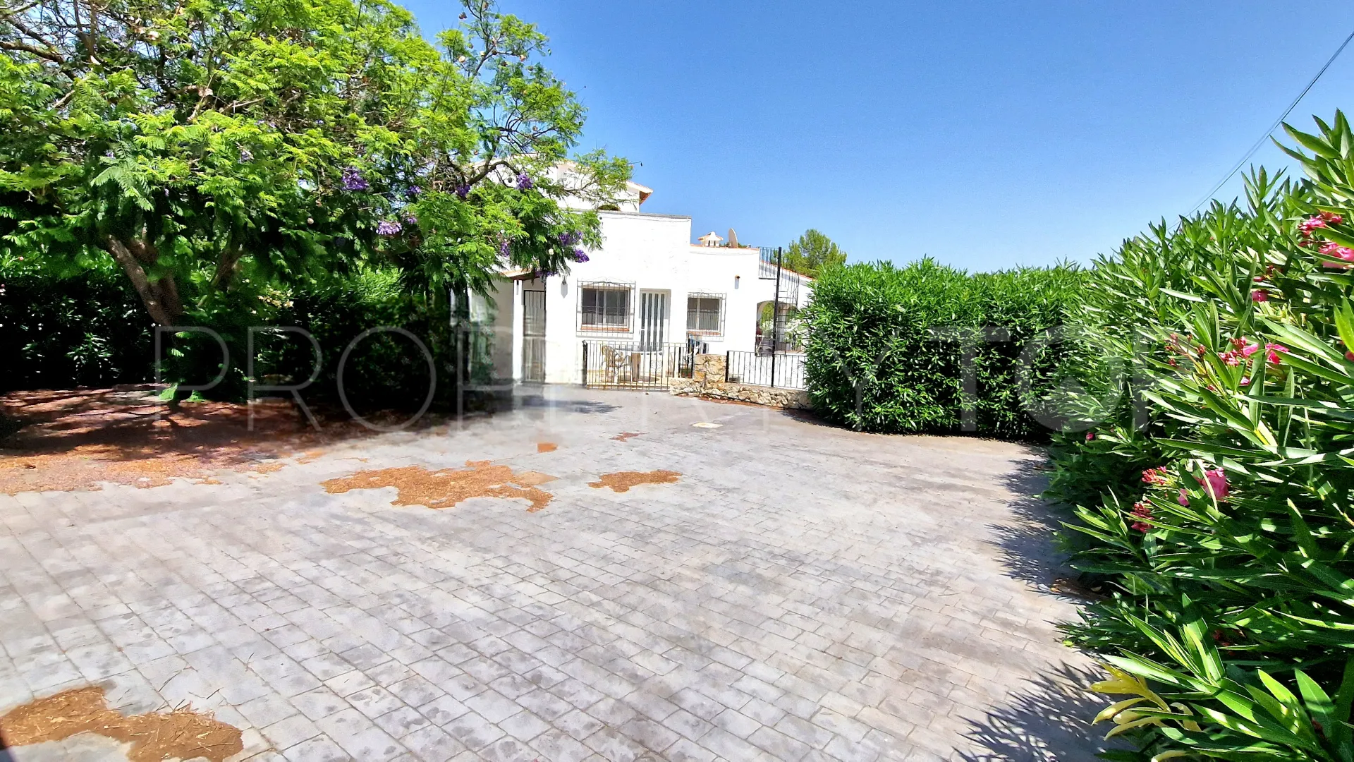 Villa for sale in Moraira with 6 bedrooms