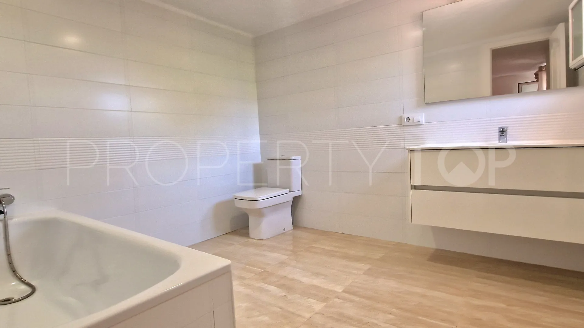 Villa for sale in Moraira with 6 bedrooms