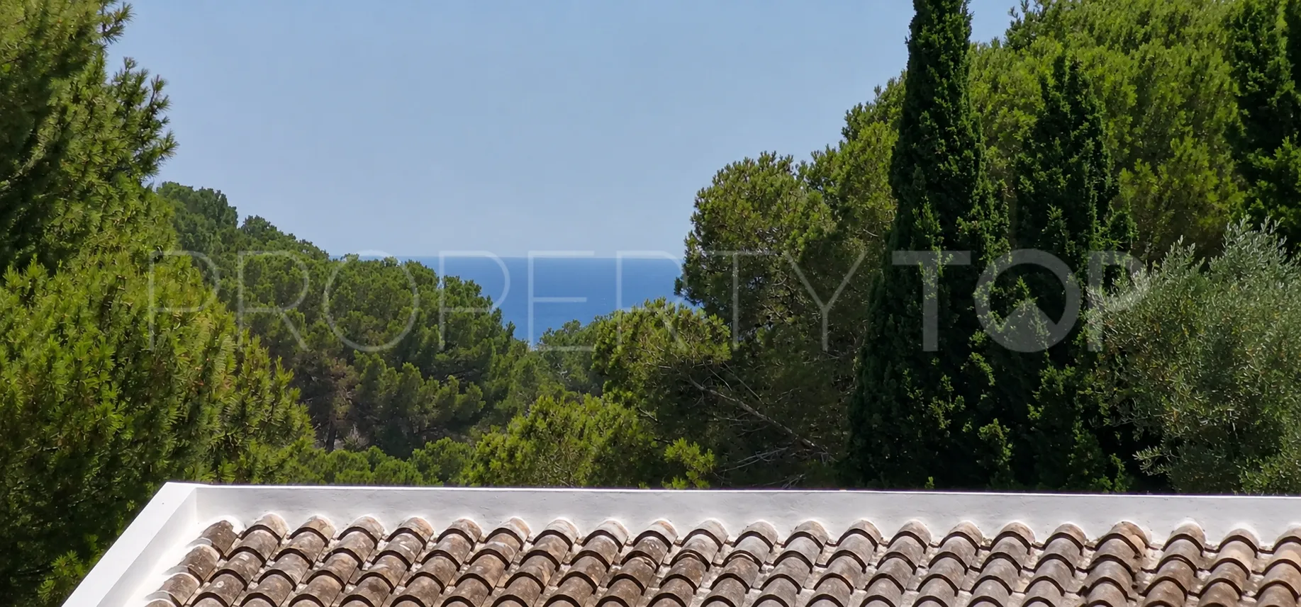 Villa for sale in Moraira with 6 bedrooms