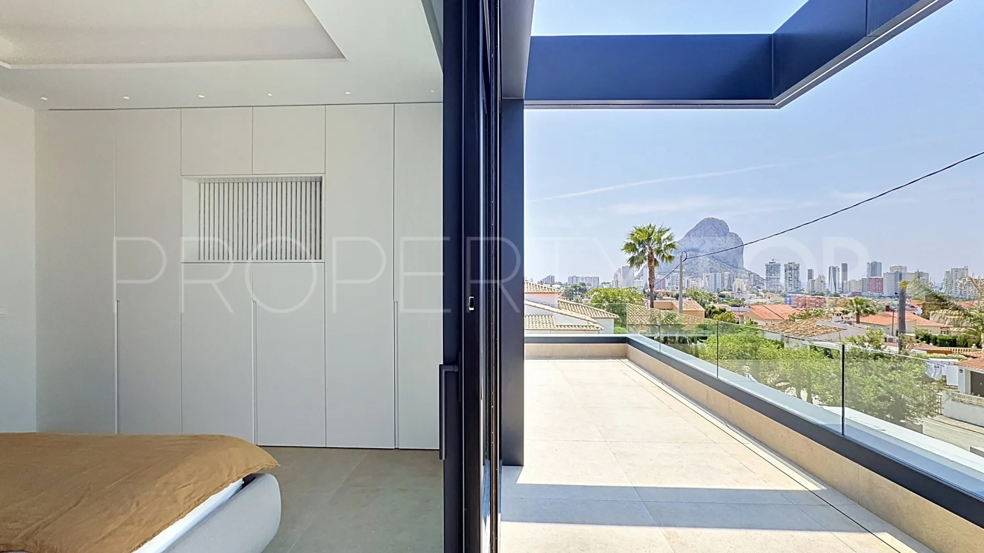 For sale 4 bedrooms villa in Calpe