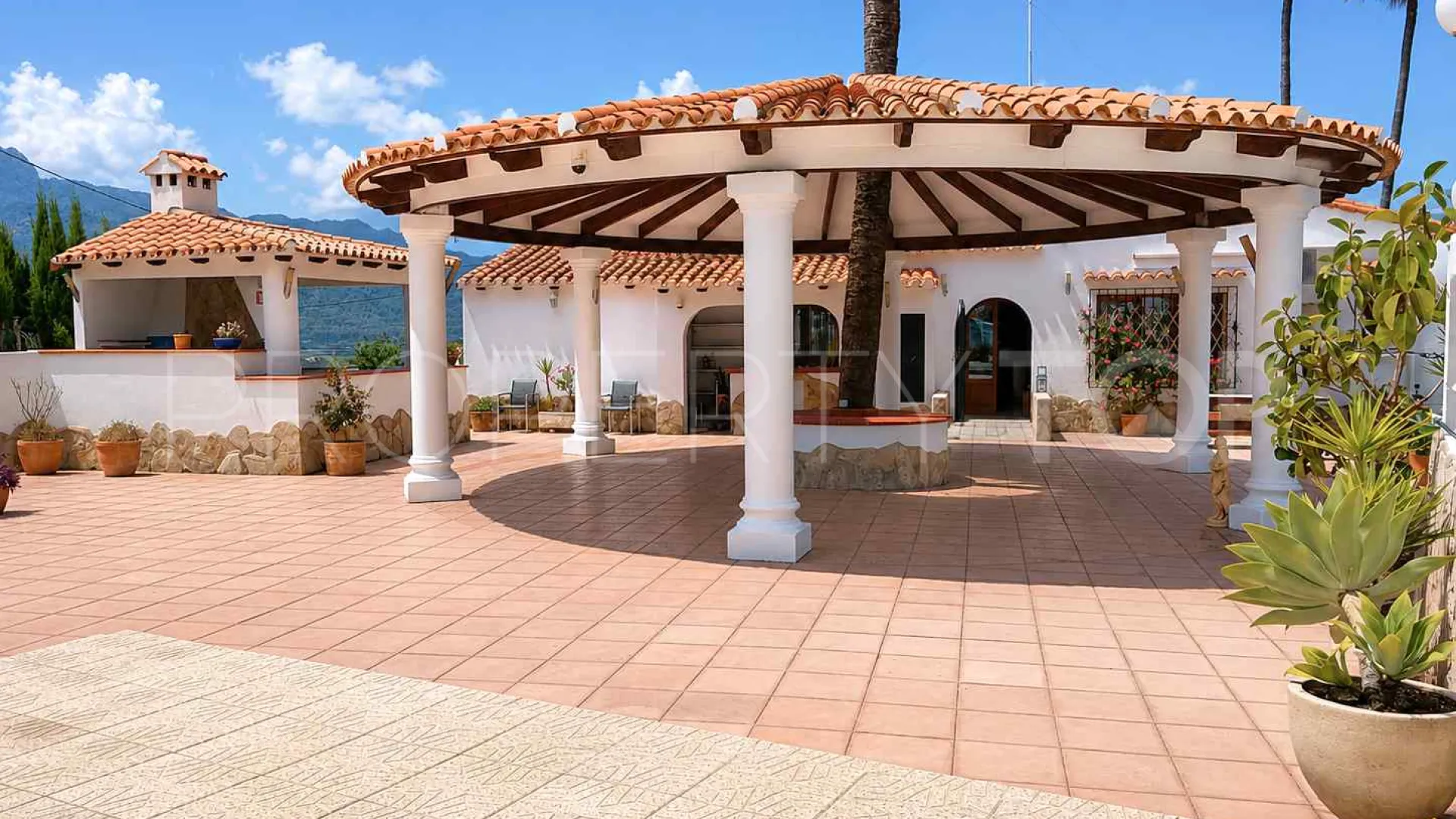 Restaurant for sale in Orba with 3 bedrooms