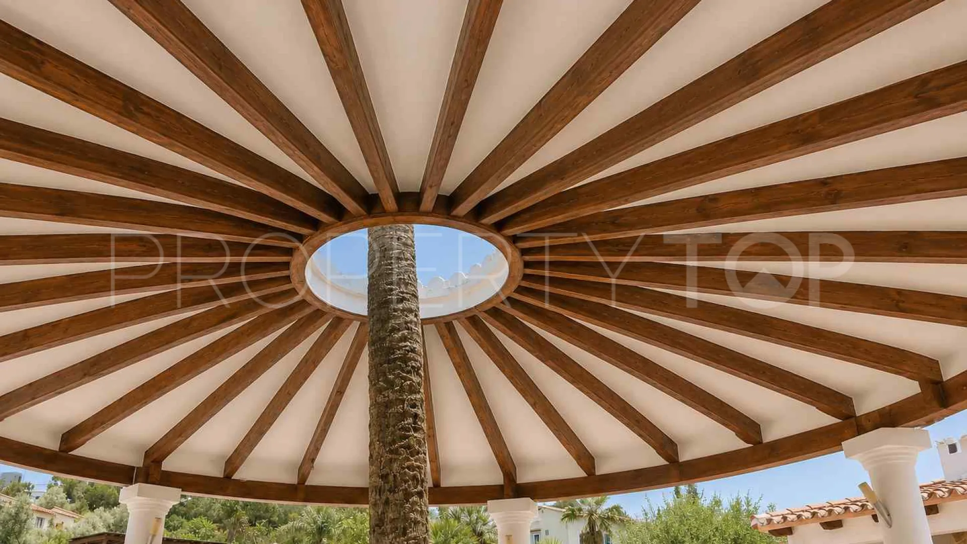 Restaurant for sale in Orba with 3 bedrooms