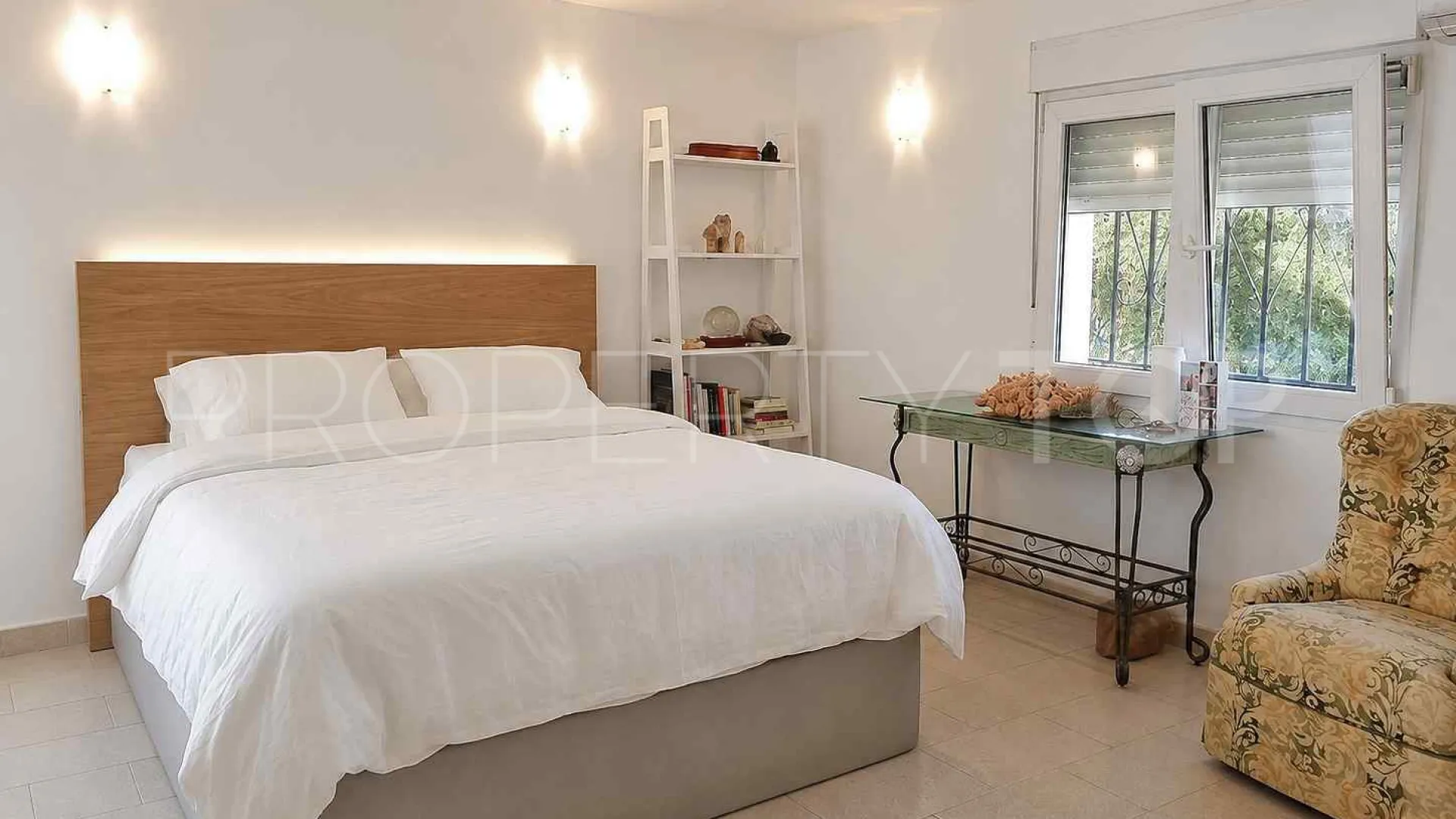 Restaurant for sale in Orba with 3 bedrooms