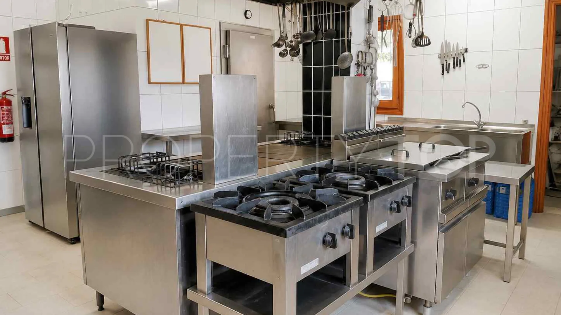 Restaurant for sale in Orba with 3 bedrooms