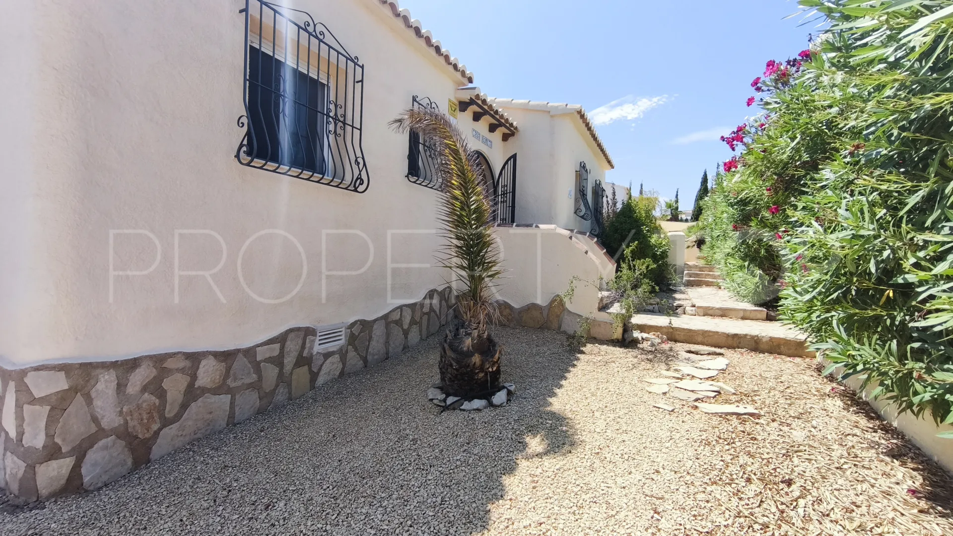 Se vende villa en Cumbre del Sol con 3 dormitorios