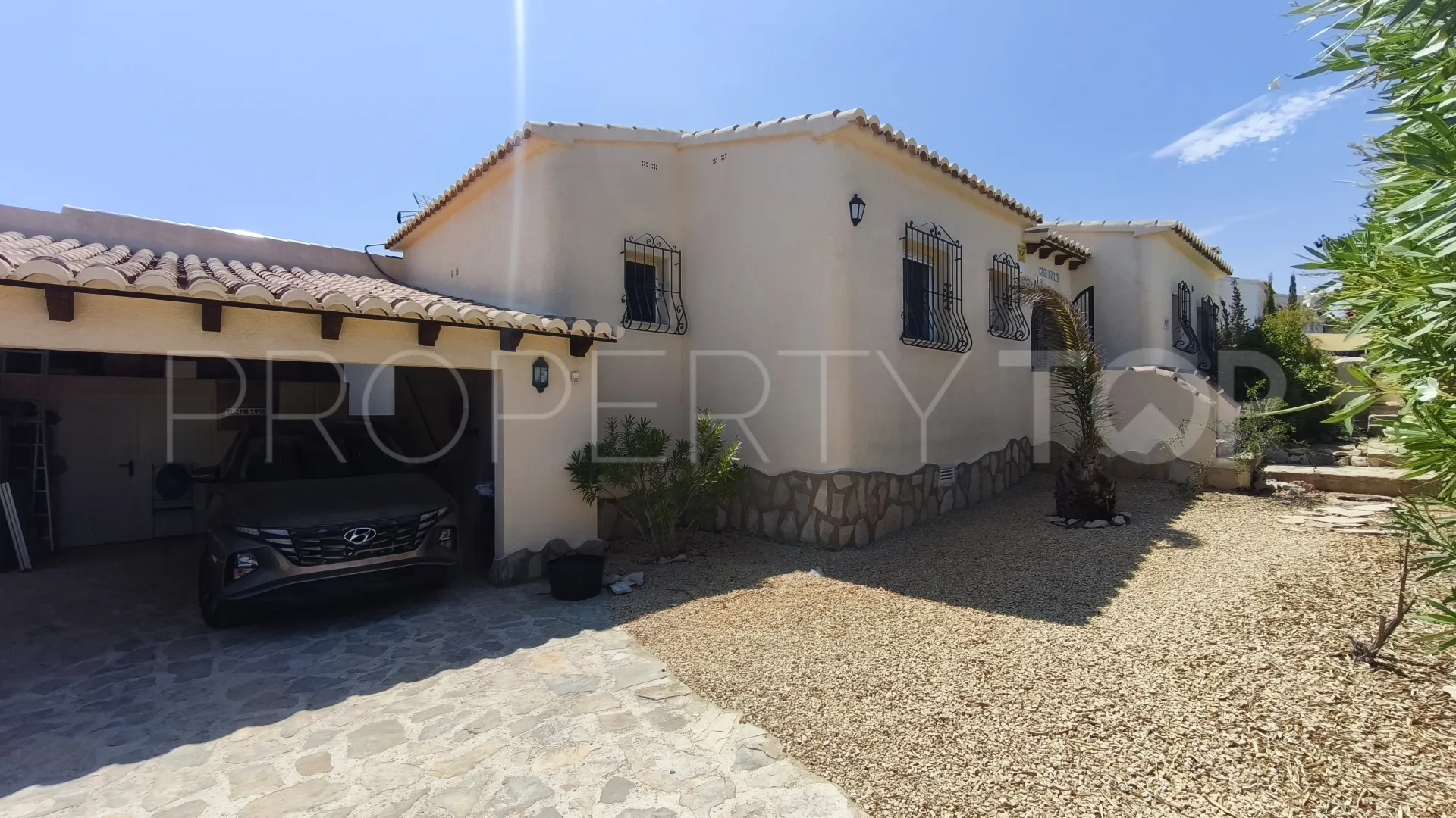 Se vende villa en Cumbre del Sol con 3 dormitorios