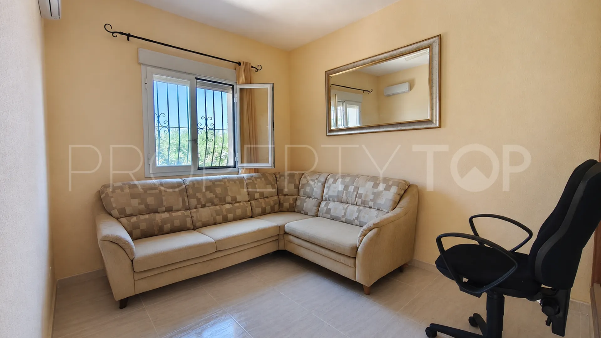 Se vende villa en Cumbre del Sol con 3 dormitorios
