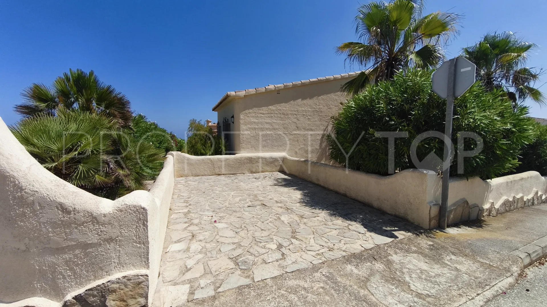 Se vende villa en Cumbre del Sol con 3 dormitorios