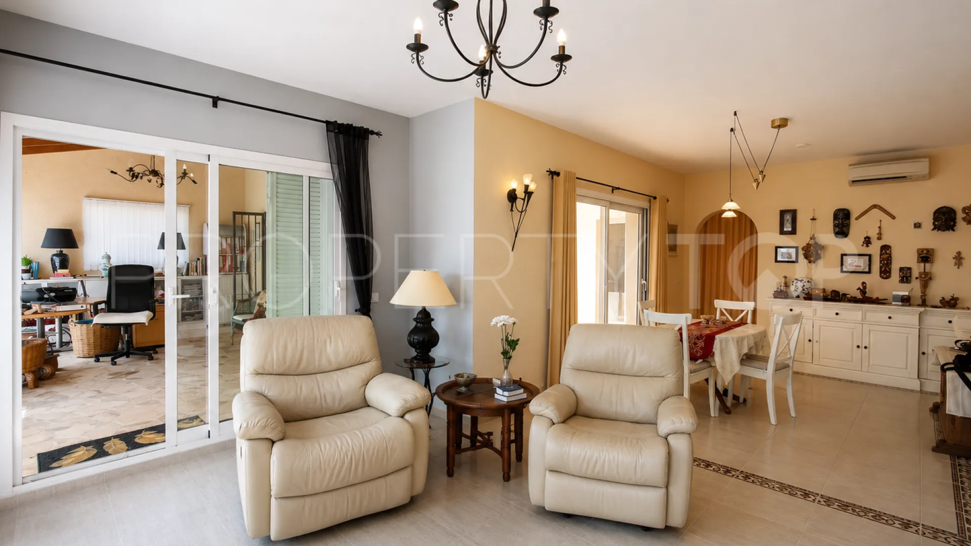 Se vende villa en Cumbre del Sol con 3 dormitorios