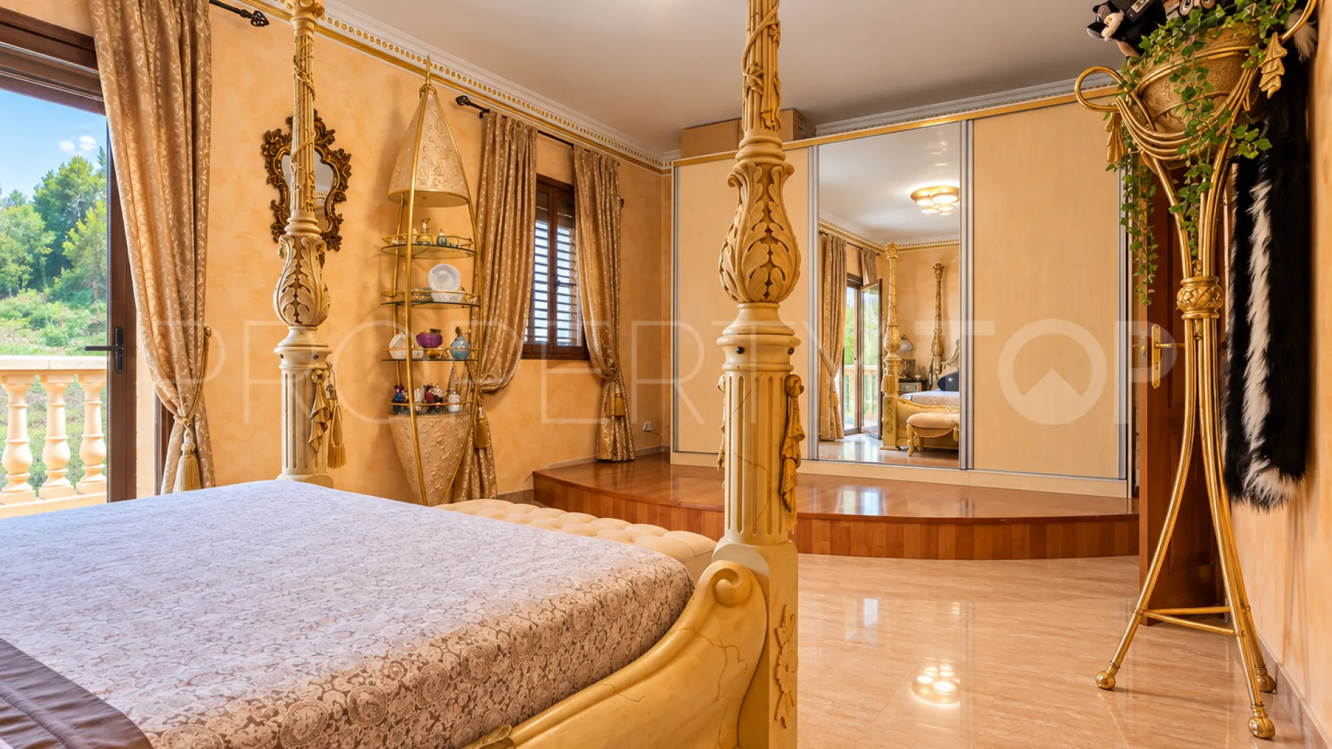 Se vende pareado en Oliva de 3 dormitorios
