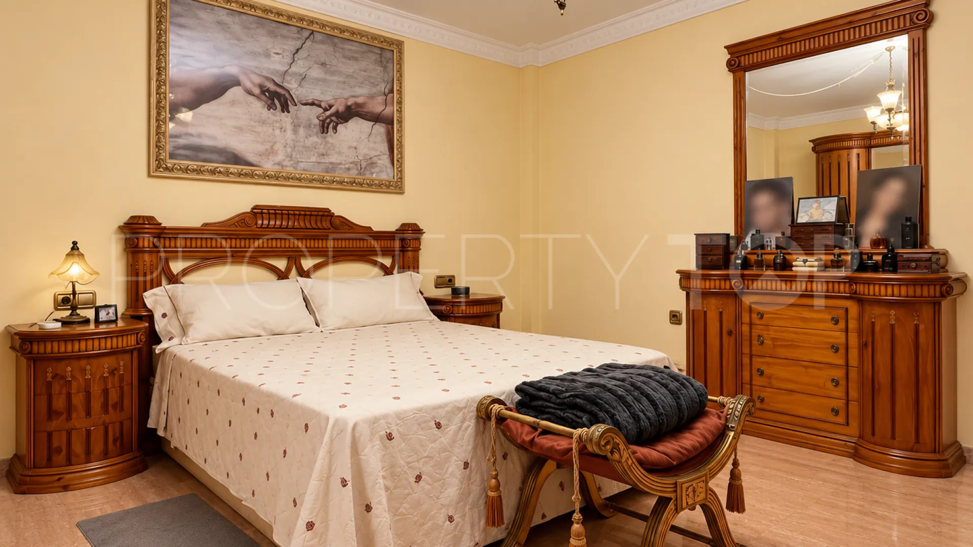 Se vende pareado en Oliva de 3 dormitorios