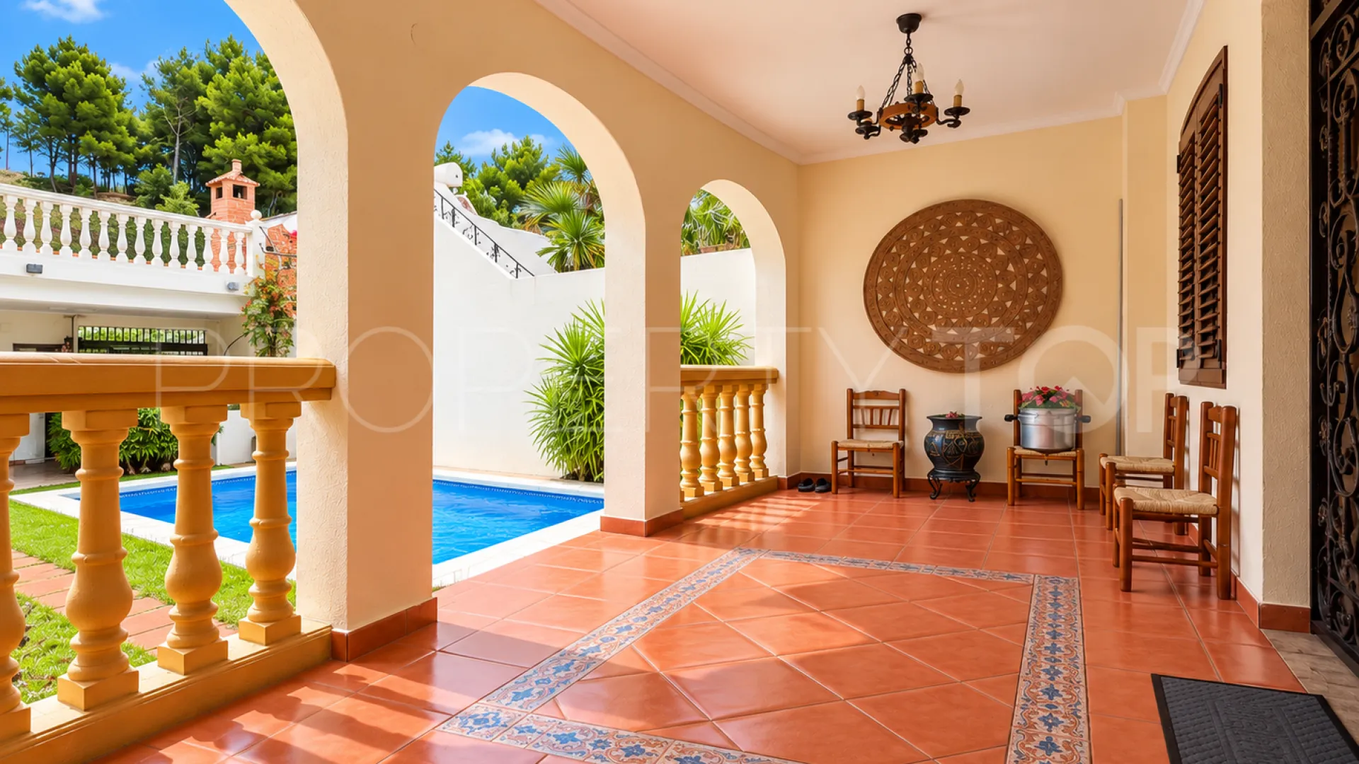 Se vende pareado en Oliva de 3 dormitorios