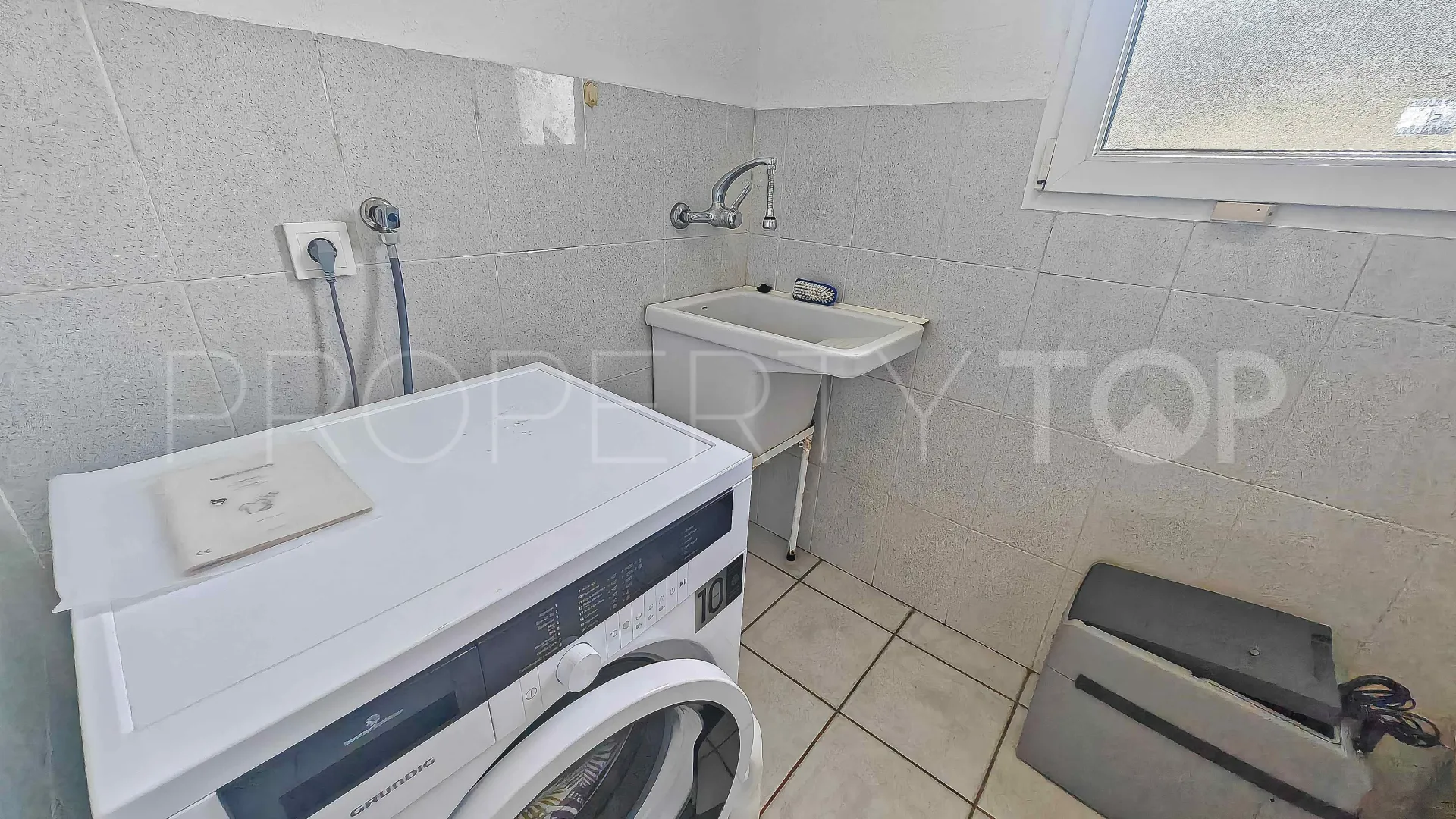 Buy villa with 3 bedrooms in Jávea