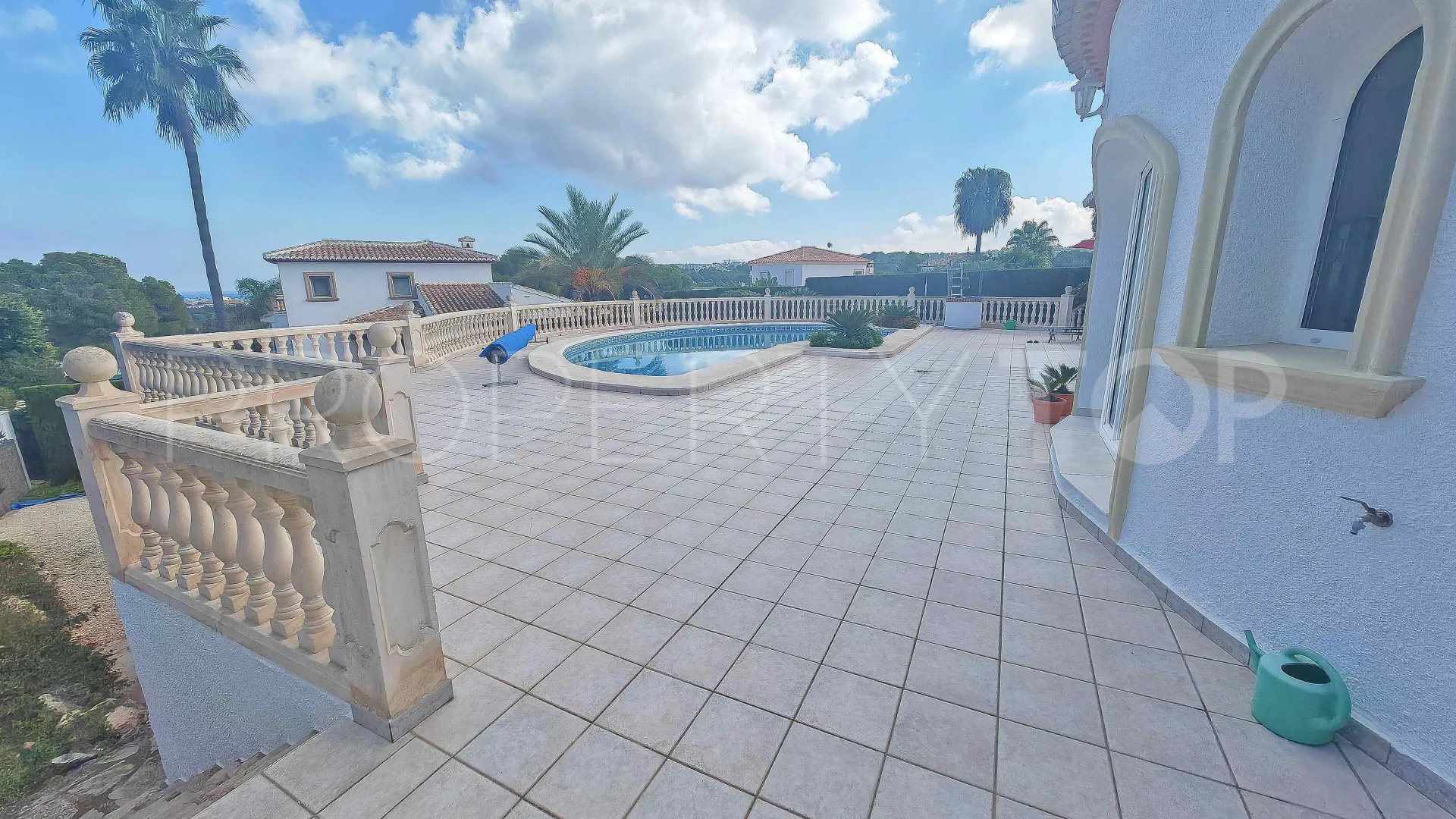 Buy villa with 3 bedrooms in Jávea