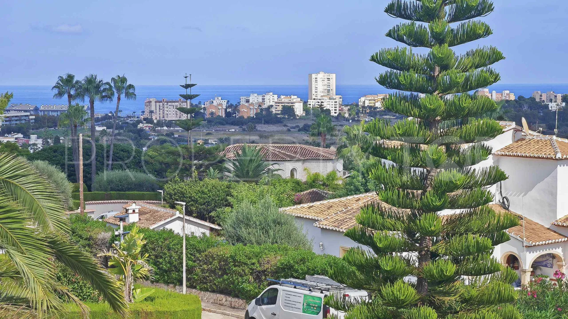 Buy villa with 3 bedrooms in Jávea