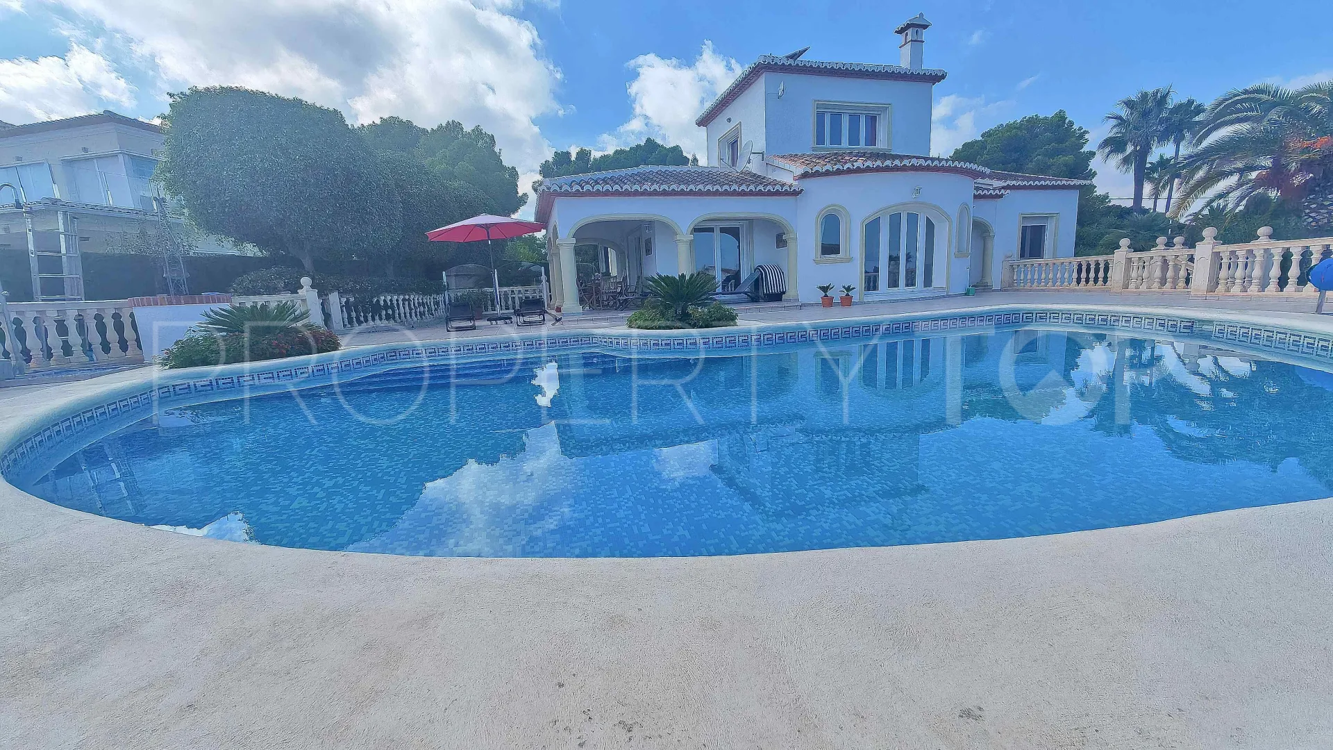 Buy villa with 3 bedrooms in Jávea