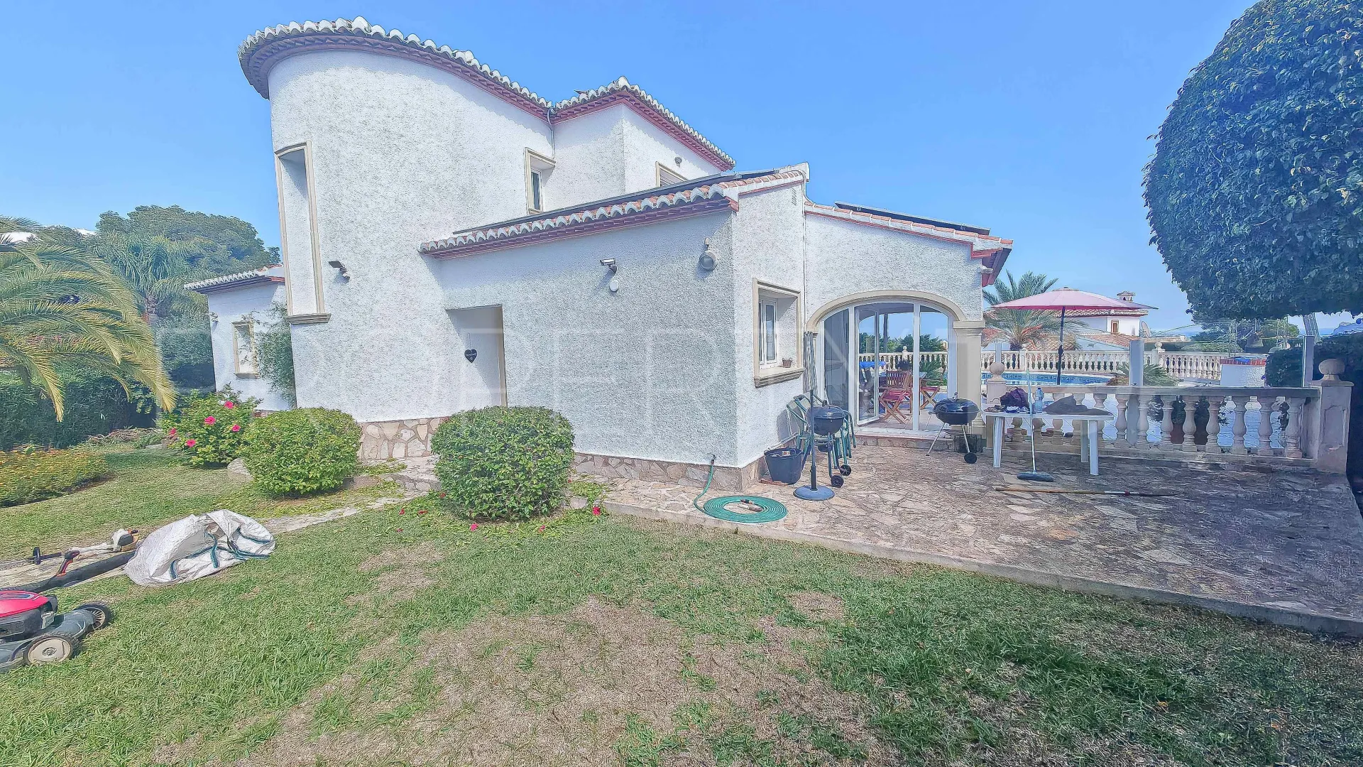 Buy villa with 3 bedrooms in Jávea