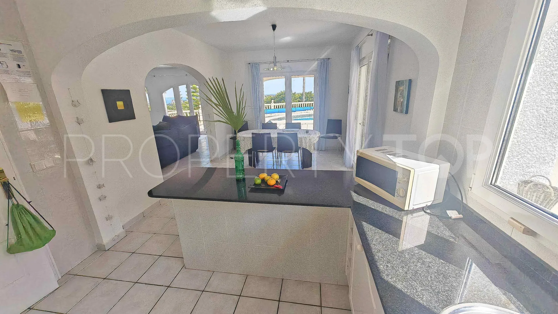 Buy villa with 3 bedrooms in Jávea
