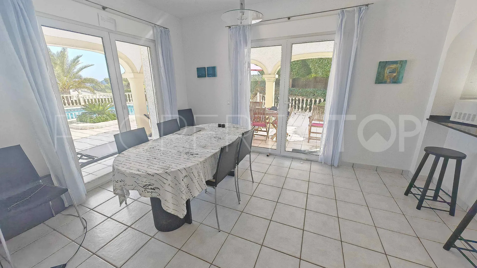 Buy villa with 3 bedrooms in Jávea