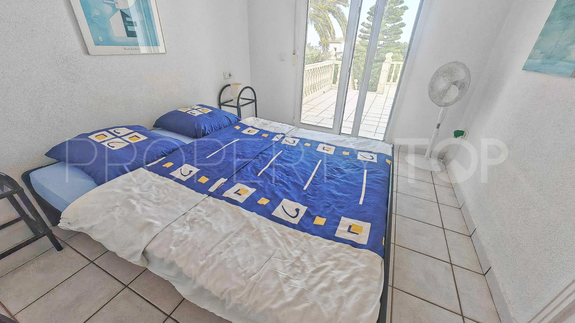 Buy villa with 3 bedrooms in Jávea