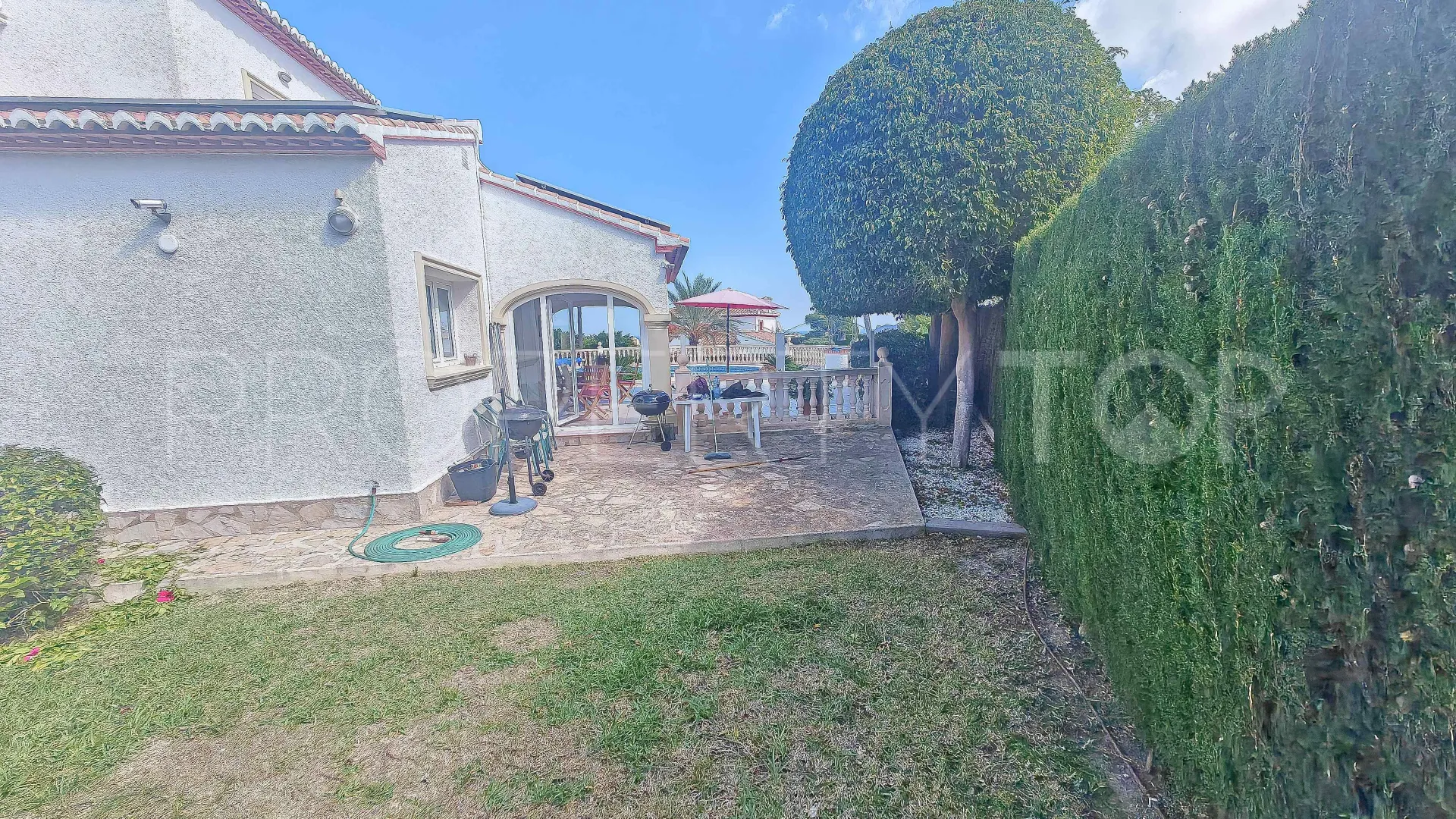 Buy villa with 3 bedrooms in Jávea