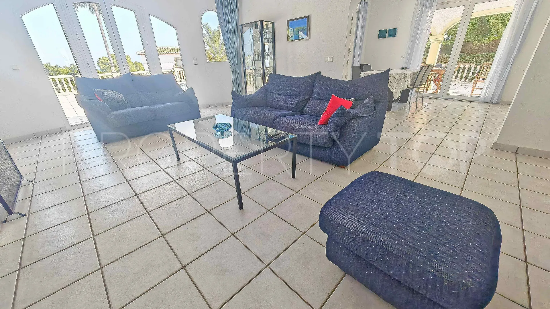 Buy villa with 3 bedrooms in Jávea