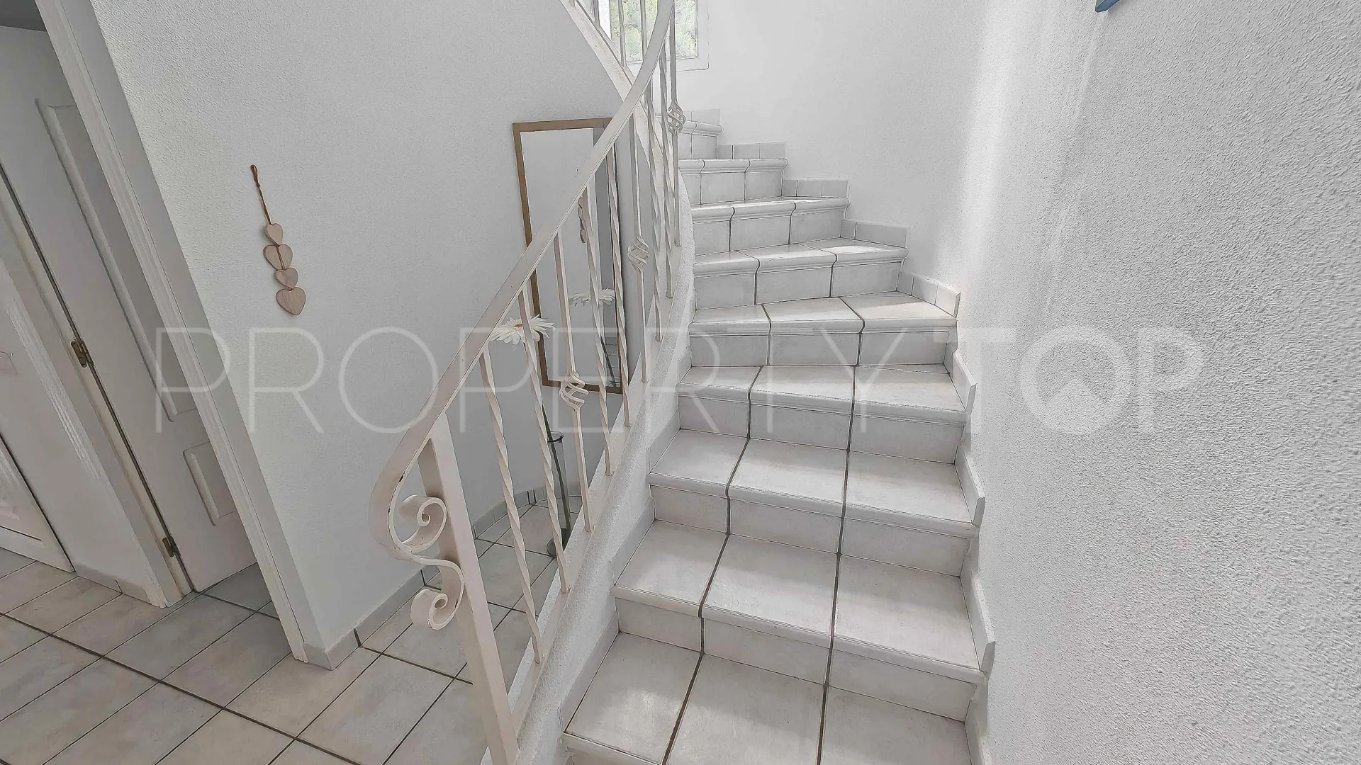 Buy villa with 3 bedrooms in Jávea