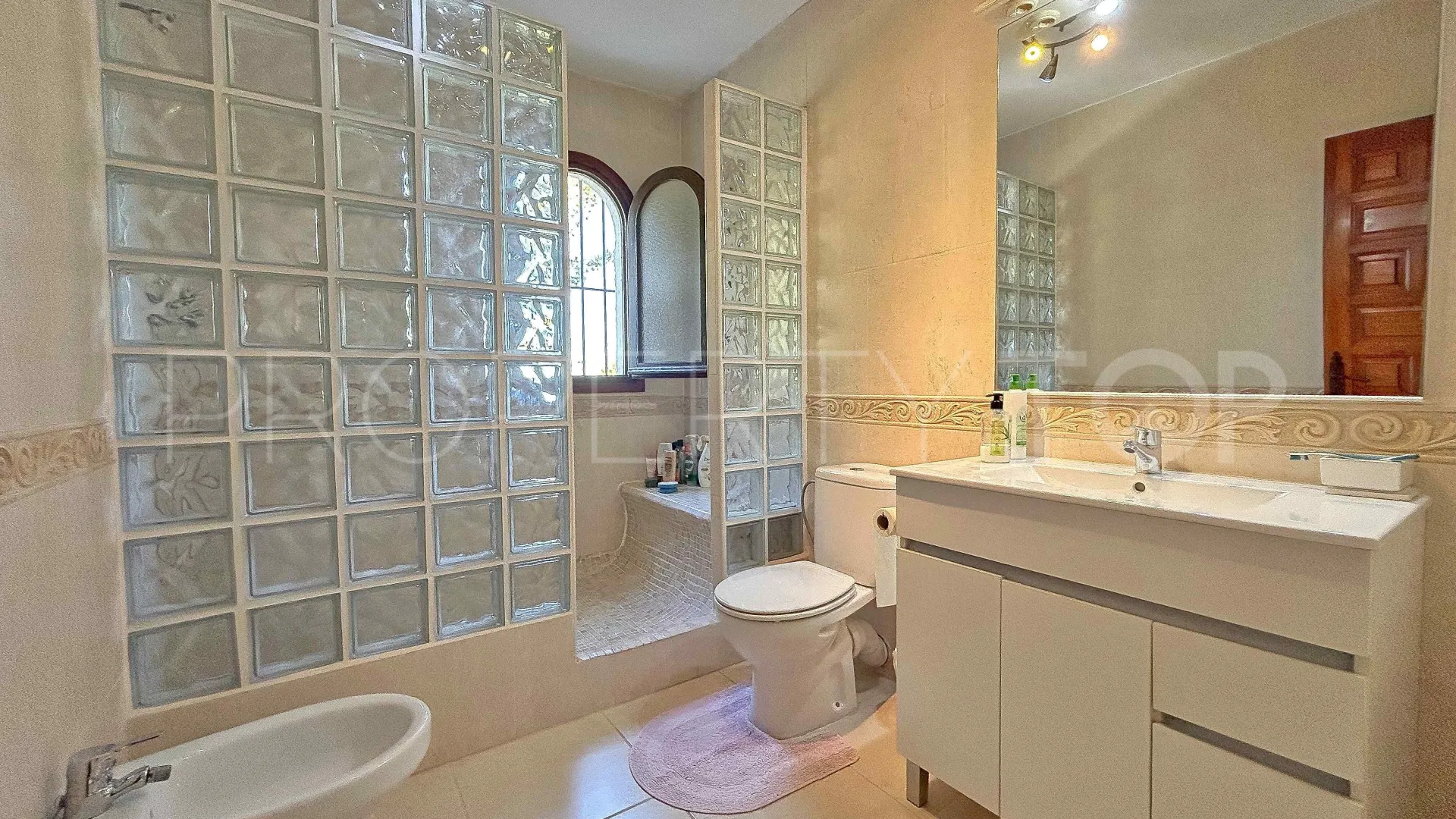 Villa en venta en Rafalet