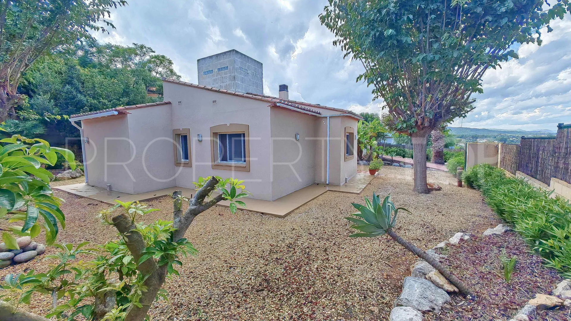 Buy villa in Jávea with 3 bedrooms