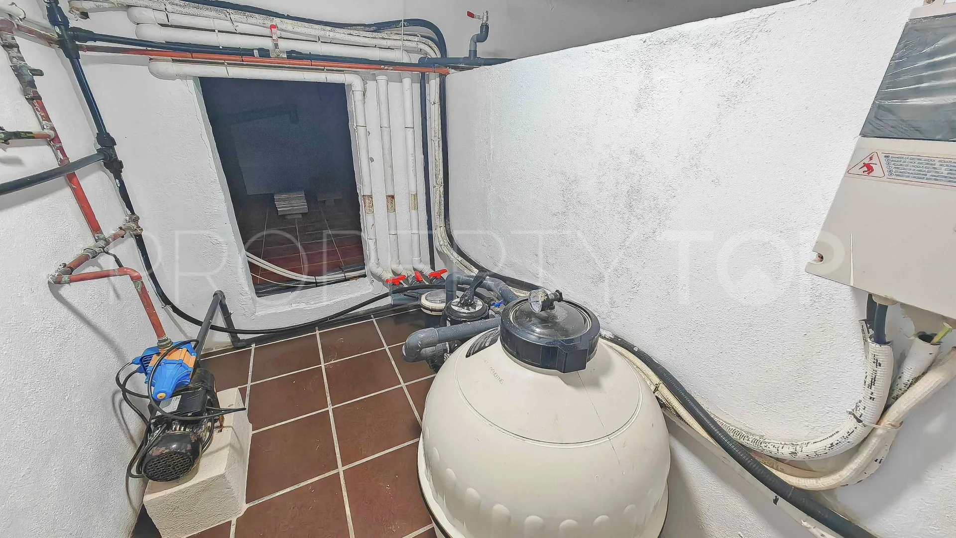 Buy villa in Jávea with 3 bedrooms