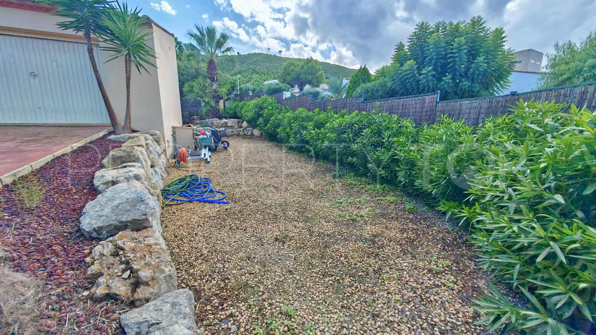 Buy villa in Jávea with 3 bedrooms