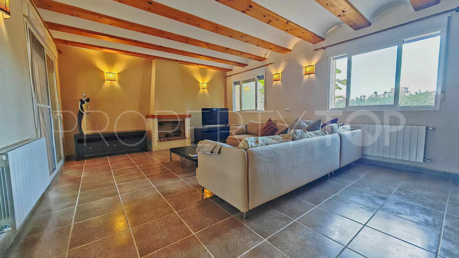Buy villa in Jávea with 3 bedrooms