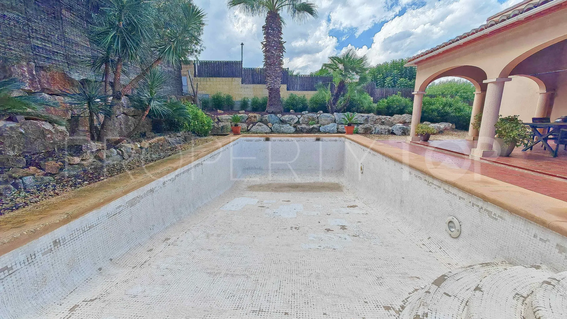 Buy villa in Jávea with 3 bedrooms